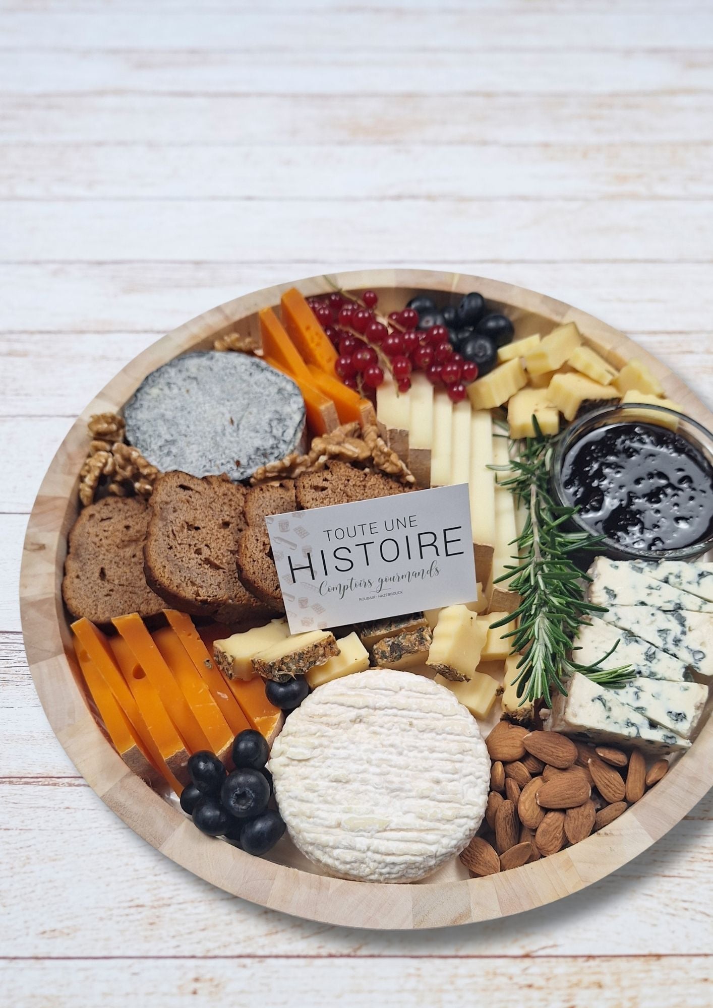Plateau : fromages et fruits secs