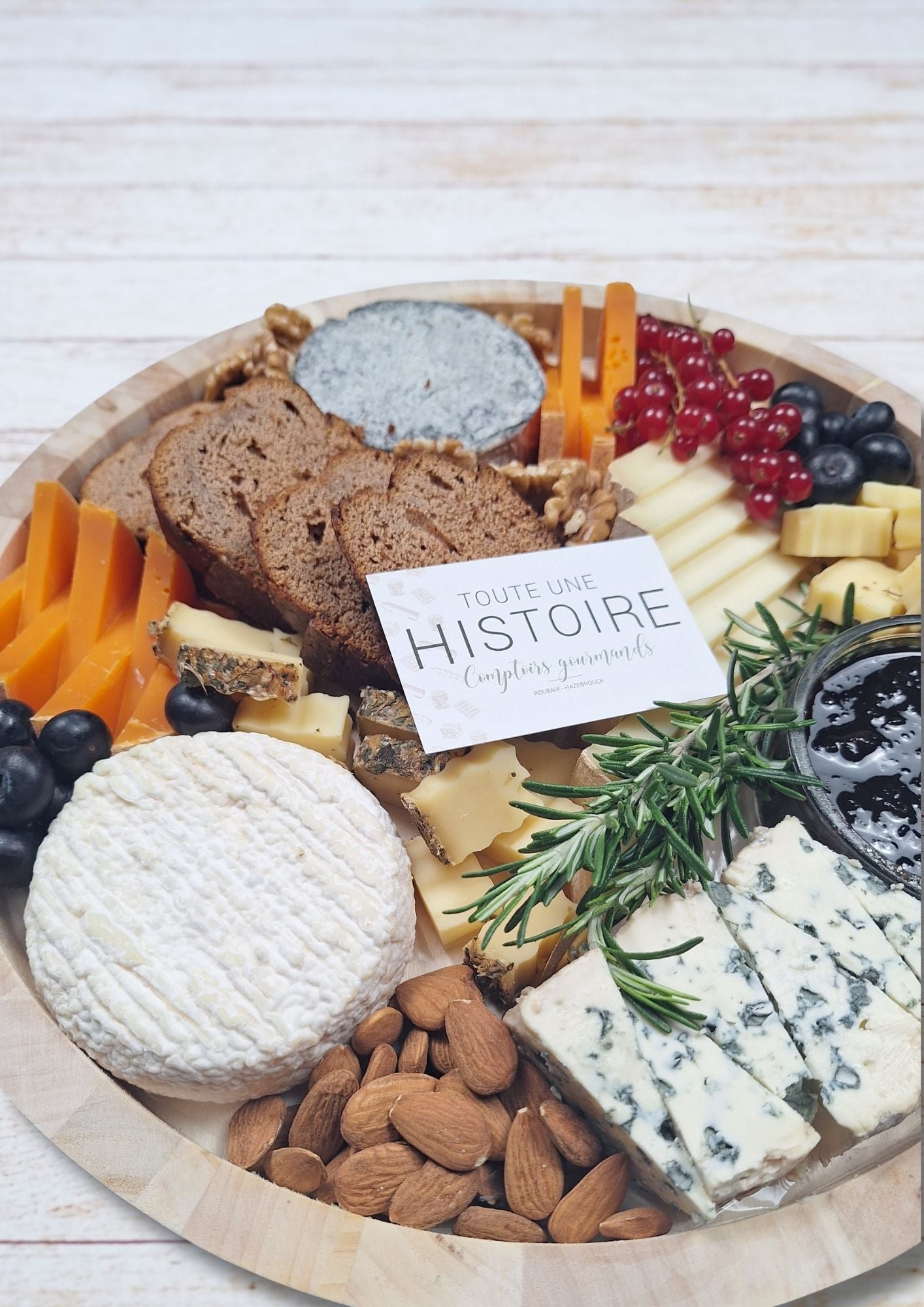 Plateau : fromages et fruits secs